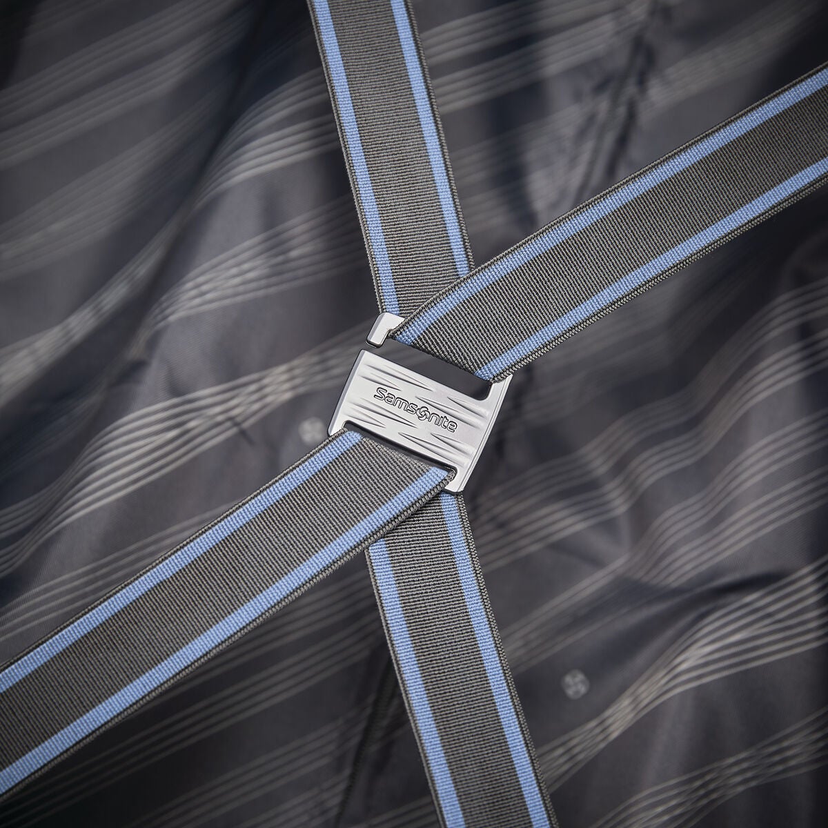 Voltage DLX Global Carry-On Spinner