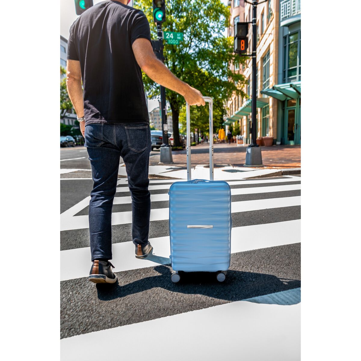 Voltage DLX Global Carry-On Spinner