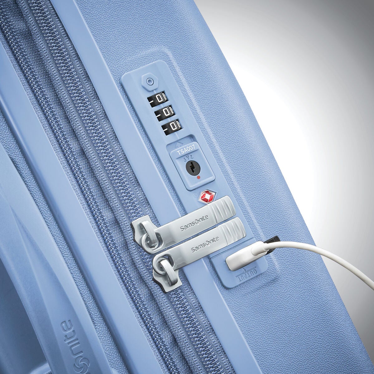 Voltage DLX Global Carry-On Spinner