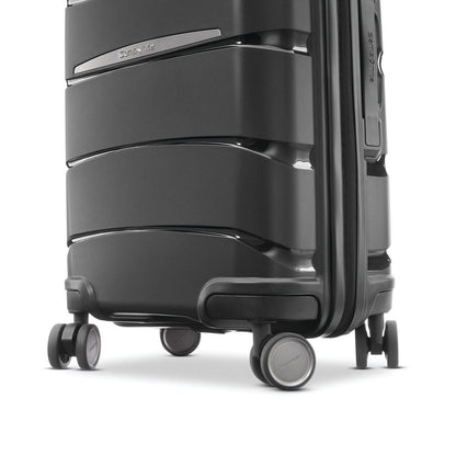 Outline Pro Global Carry-On Spinner