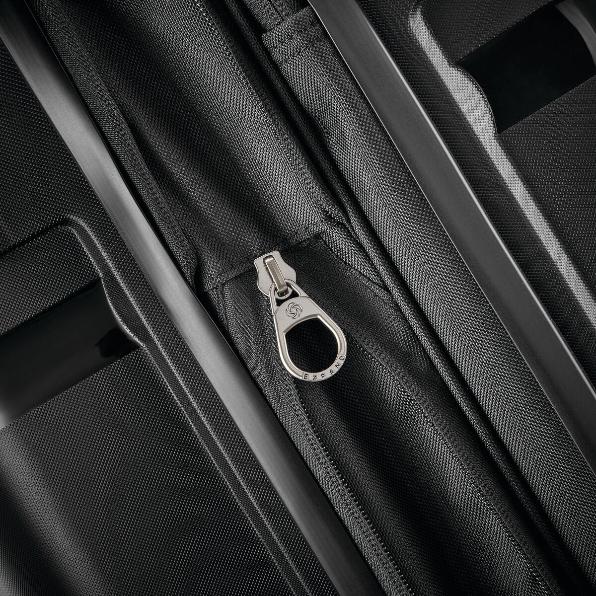 Outline Pro Carry-On Spinner
