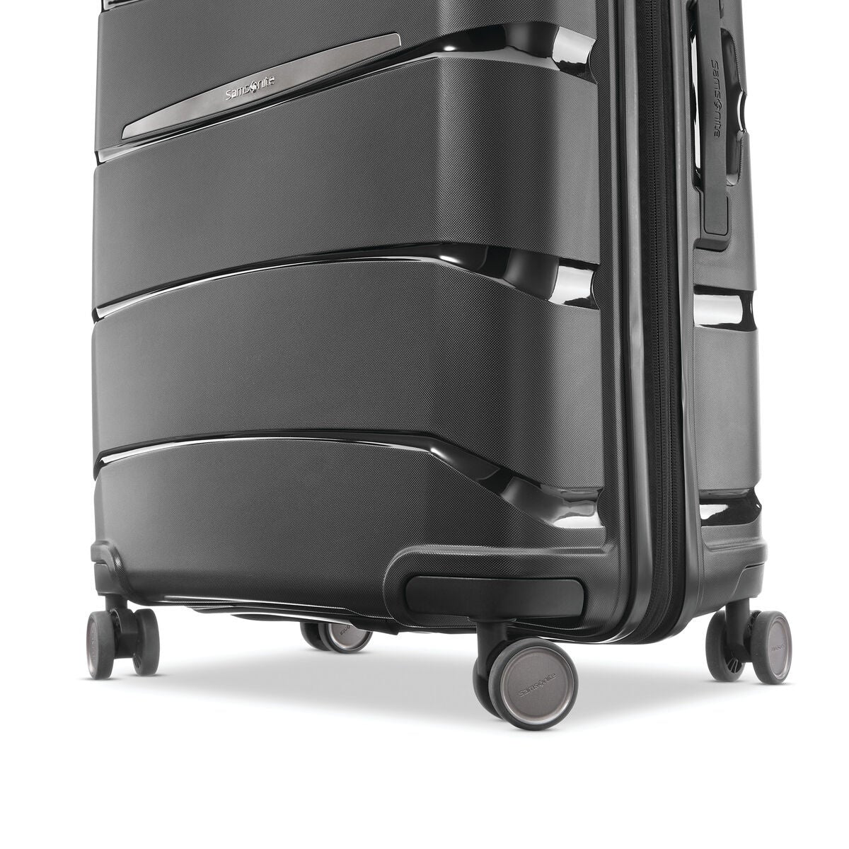 Outline Pro Carry-On Spinner