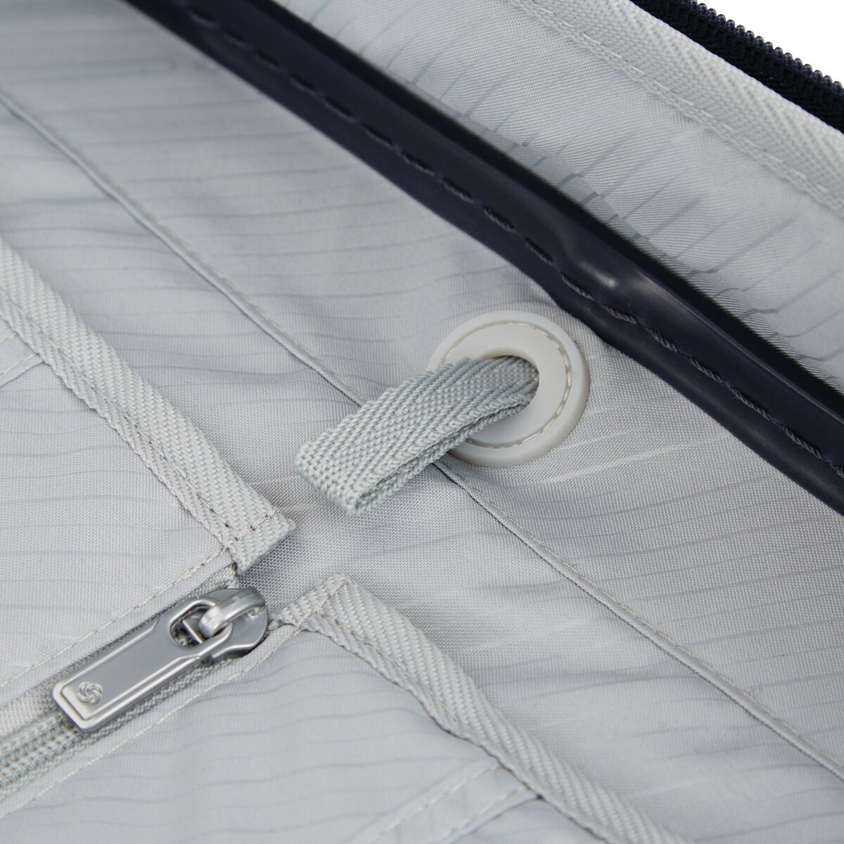 Elevation™ Plus Hardside Medium Glider™