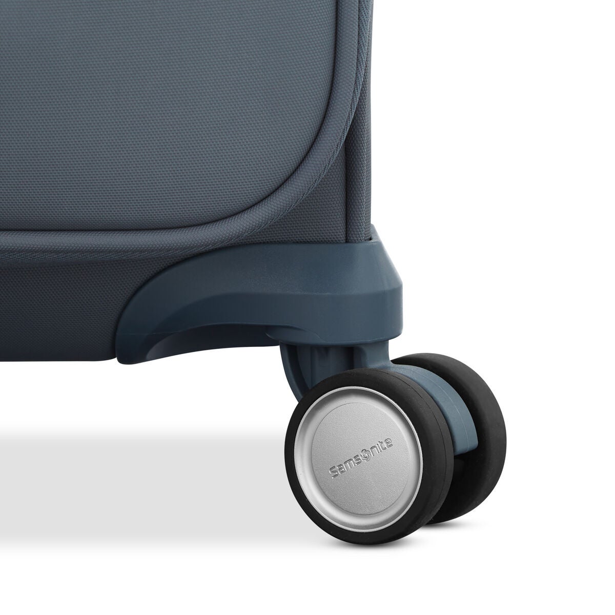 Elevation™ Plus Softside Large Spinner