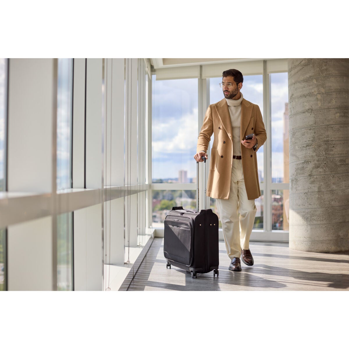 Silhouette 18 Softside Garment Bag Spinner
