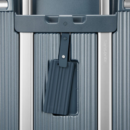 Silhouette 18 Hardside Medium Spinner